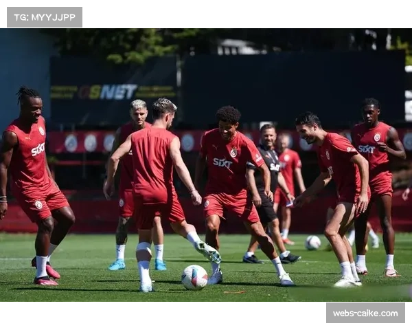 阿贾克斯迎战加拉塔萨雷 布鲁日对阵巴塞罗那展开激战 阿贾克斯迎战加拉塔萨雷 布鲁日对阵巴塞罗那展开激战