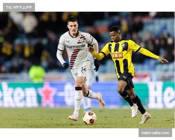 勒沃库森主帅：三线作战下阵容轮换与年轻球员使用策略