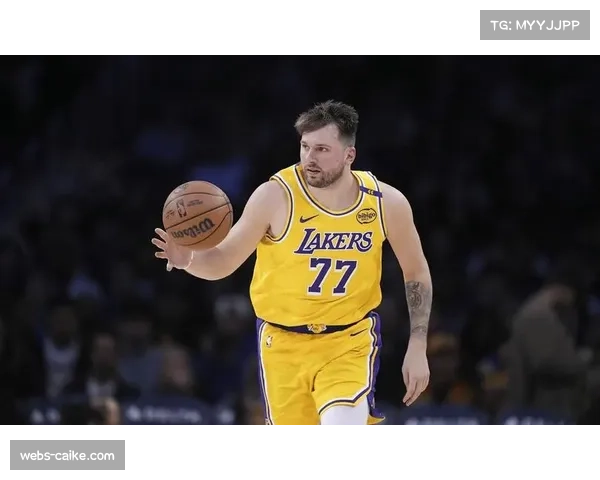 东契奇首节三分连中打停鹈鹕,湖人主场气势如虹 东契奇首节三分连中打停鹈鹕,湖人主场气势如虹